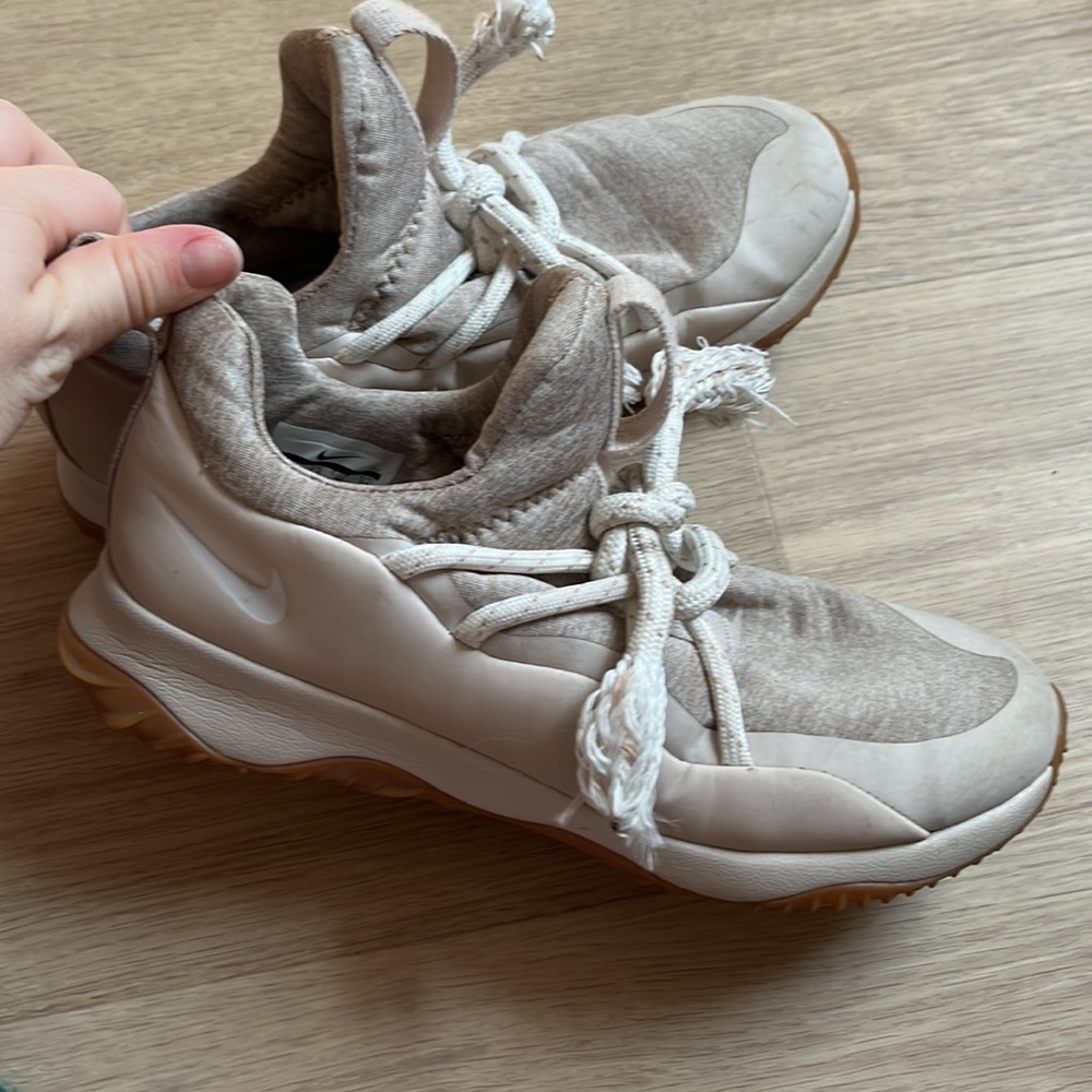 Nikes - Picture 6 of 11